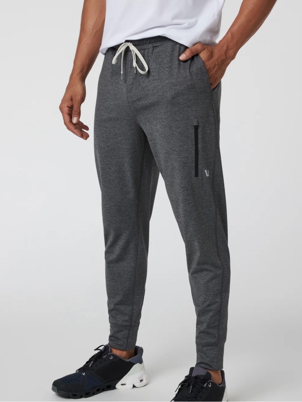 Men’s Vuori Sunday Performance Joggers Size Medium Charcoal Heather Grey